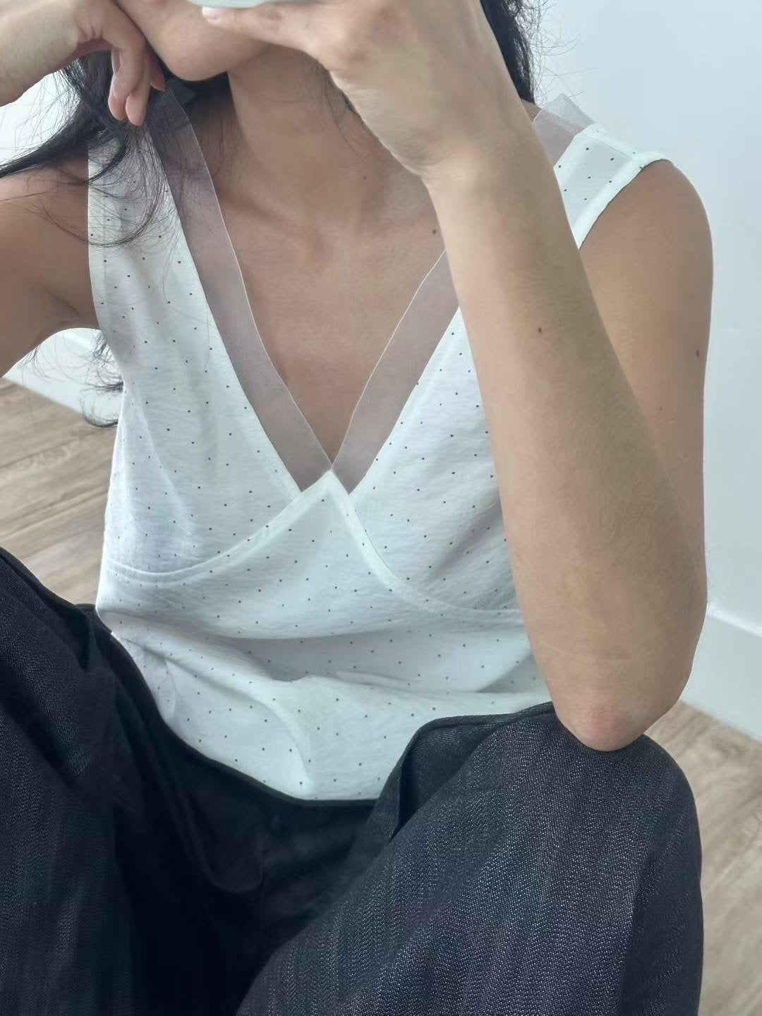 Mini Dot layered lace V-neck