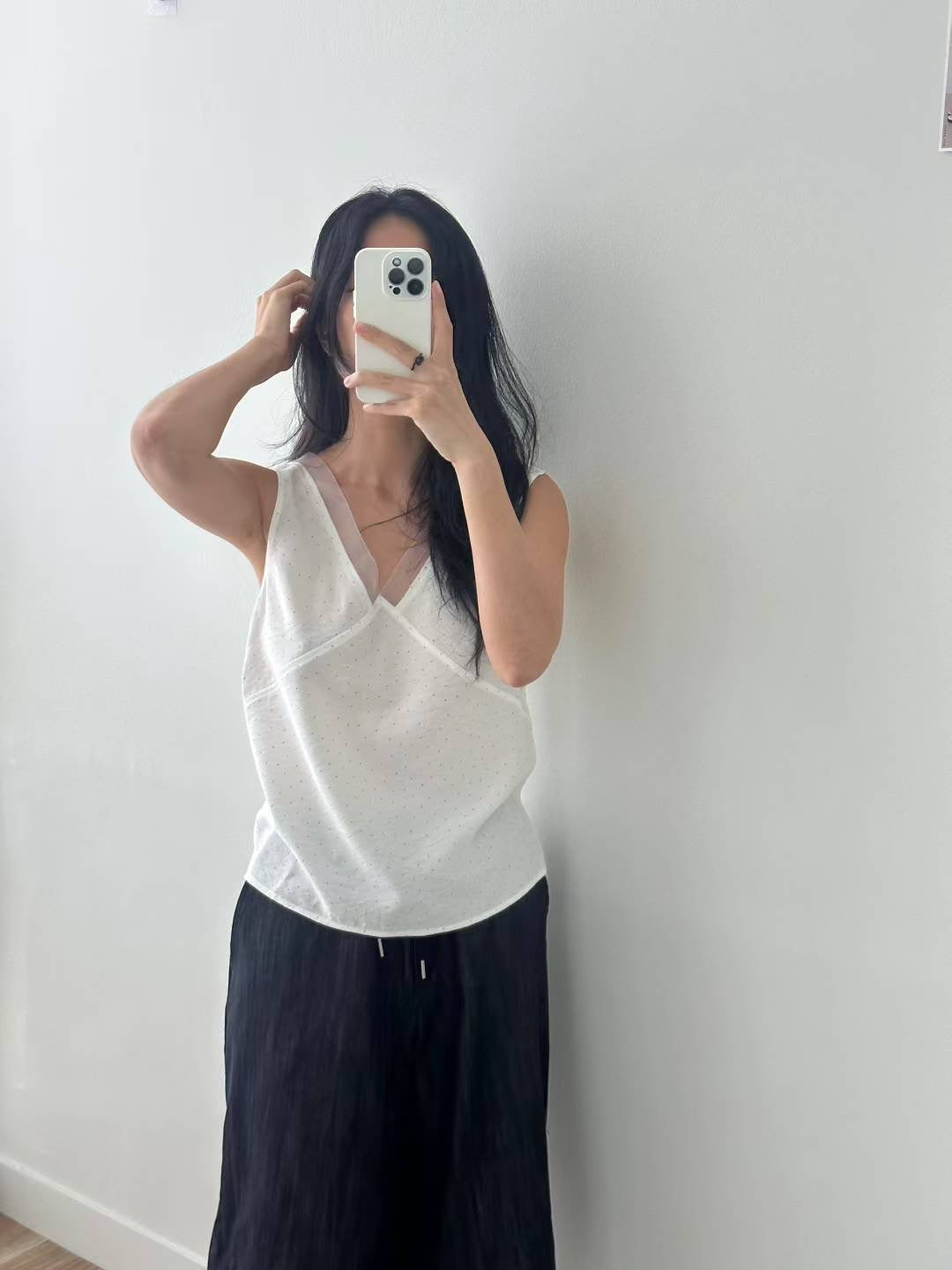 Mini Dot layered lace V-neck